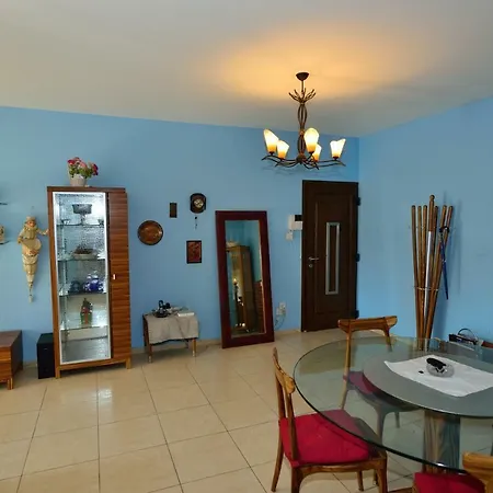 50 Meters To The 3 Bedroom Apartment *