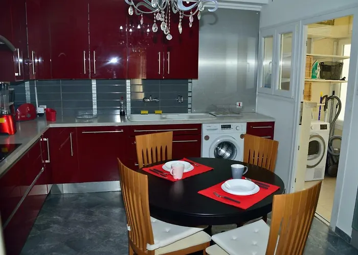 50 Meters To The 3 Bedroom *