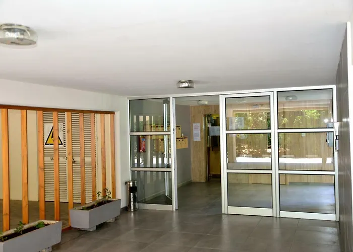 50 Meters To The 3 Bedroom アパート リマソール